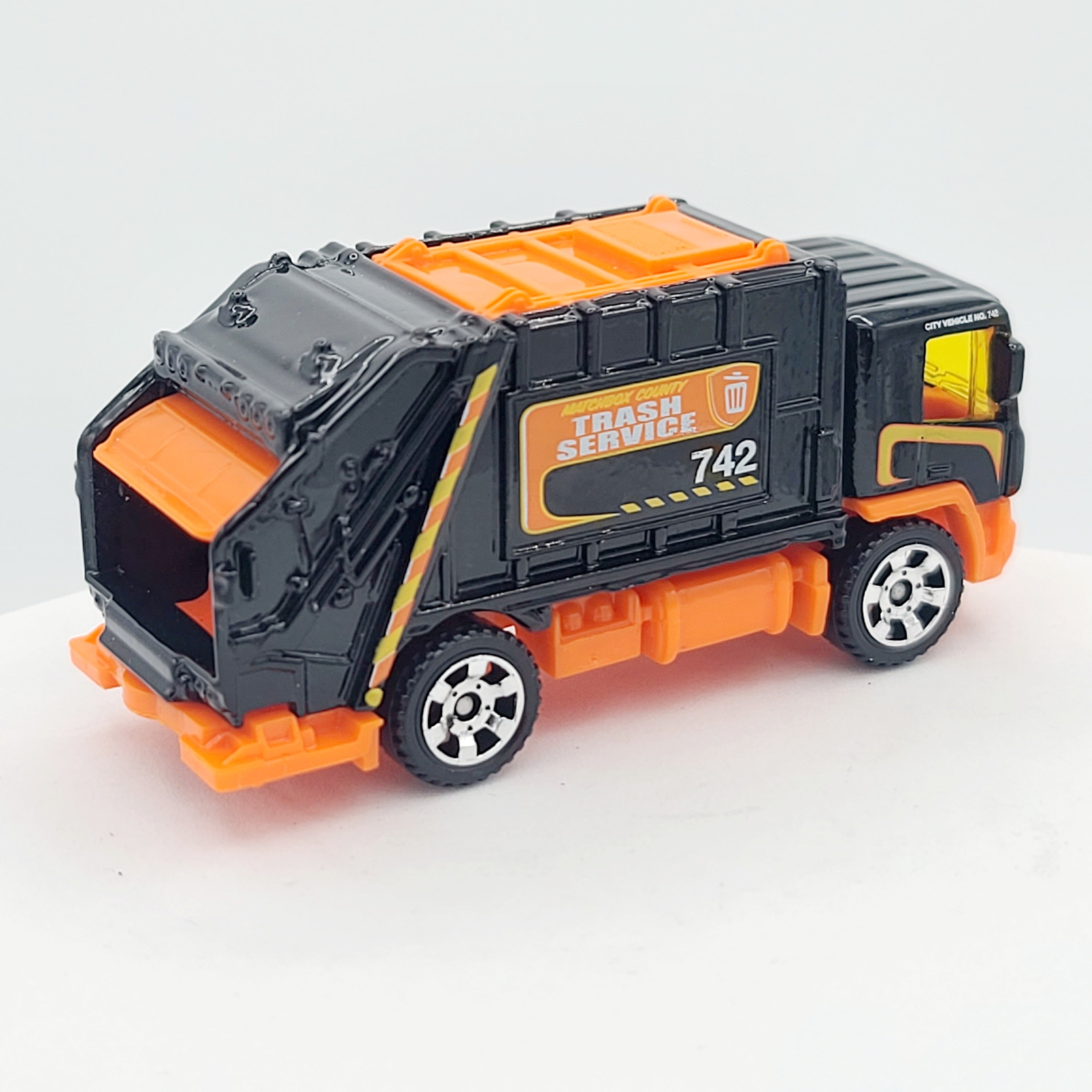 Matchbox '08 Garbage Truck (2012 MBX 5 Pack Exclusive - City Works)